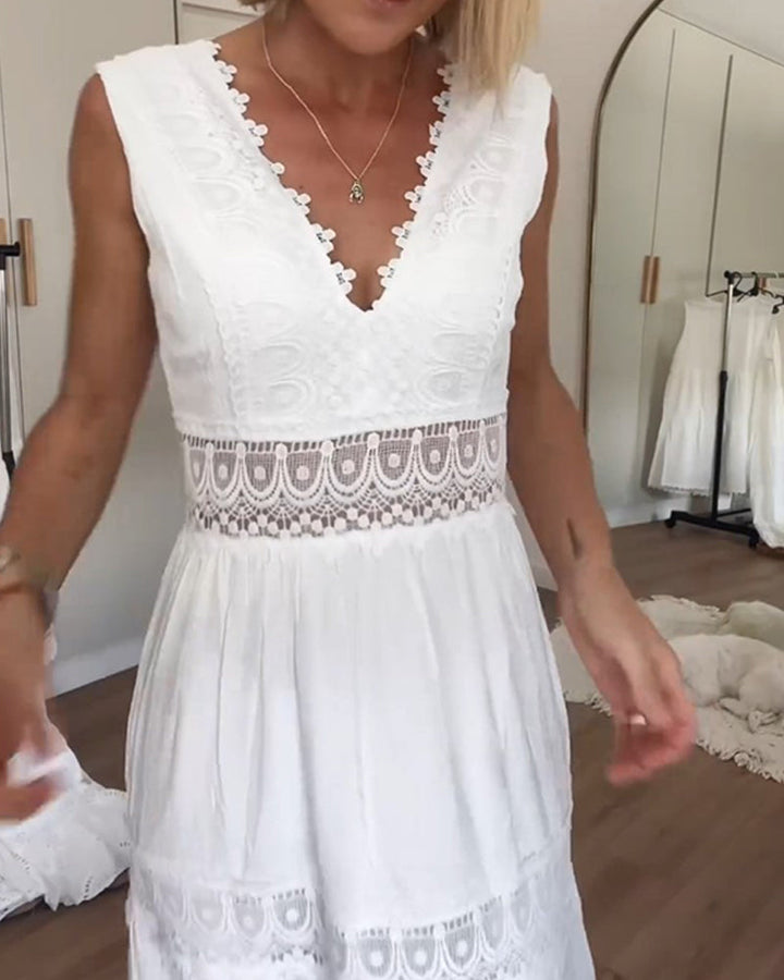 Kim™ | V-neck lace dress